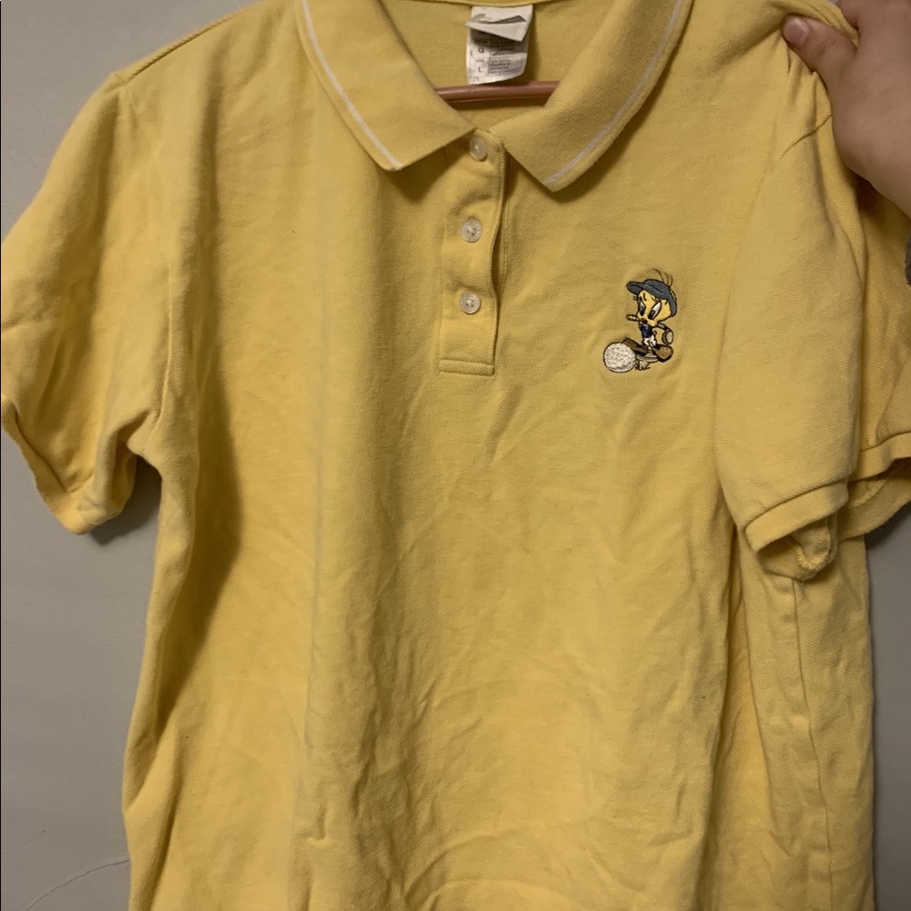 Collar yellow looney tunes shirt